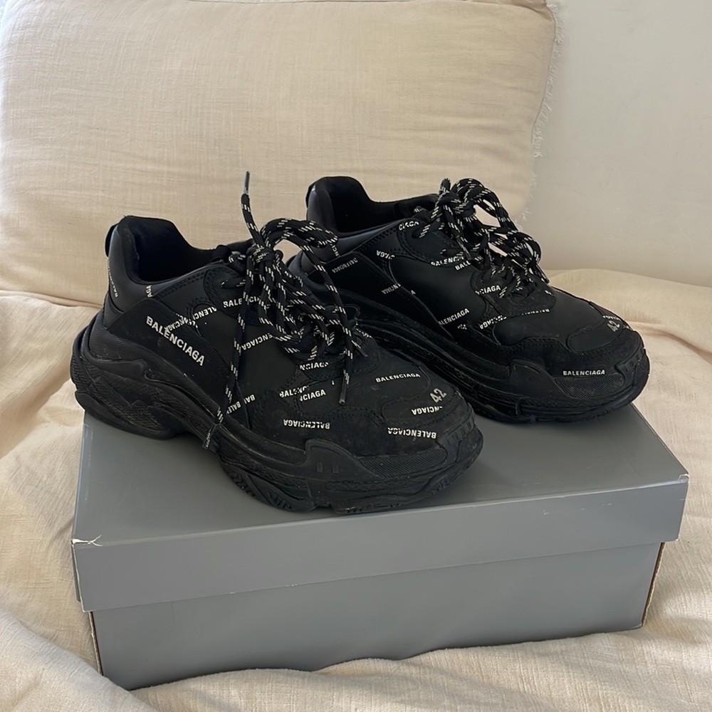 BALENCIAGA TRIPLE S